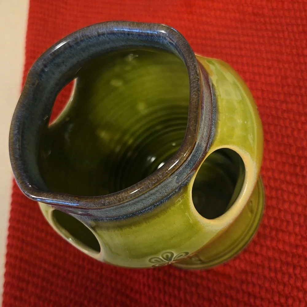 Pottery toothbrush toothpaste holder blue and green floral